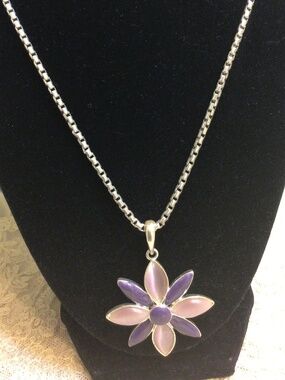 Premier Designs Flower Pendant Necklace  Silver-tone Box Chain